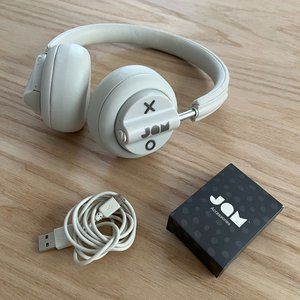 JAM Over-the-ear White Wireless Headphones Model HX-HP303
